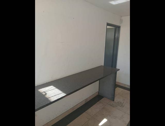 INDUSTRIAL PROPERTY TO RENT IN BENROSE